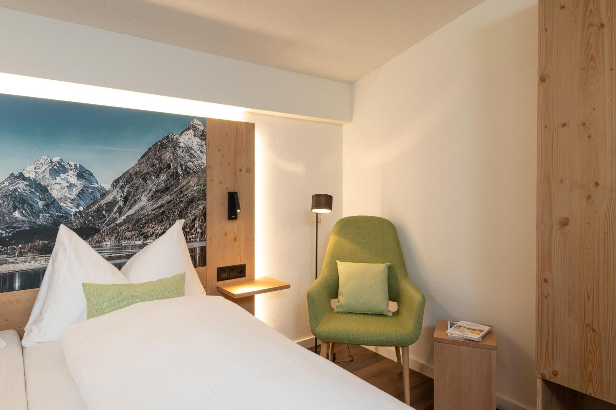 Randolins Familienresort Sankt Moritz Kamer foto