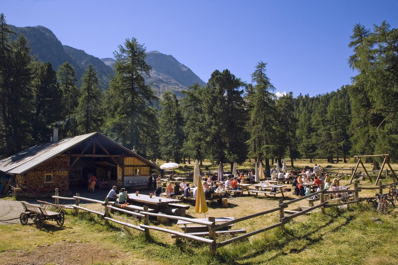 Randolins Familienresort Sankt Moritz Buitenkant foto